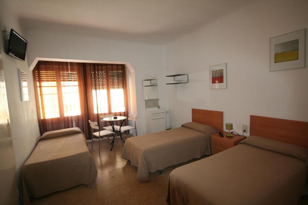 Hostal Juventus Portbou Rom bilde
