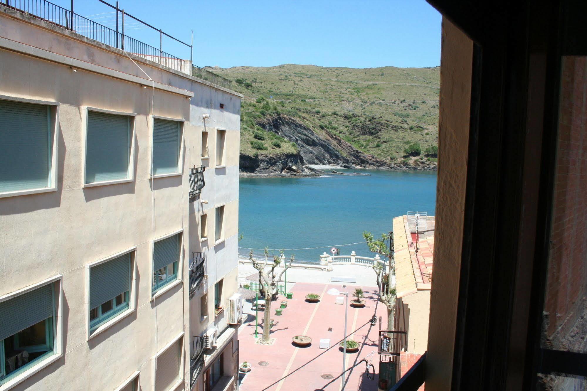 Hostal Juventus Portbou Eksteriør bilde